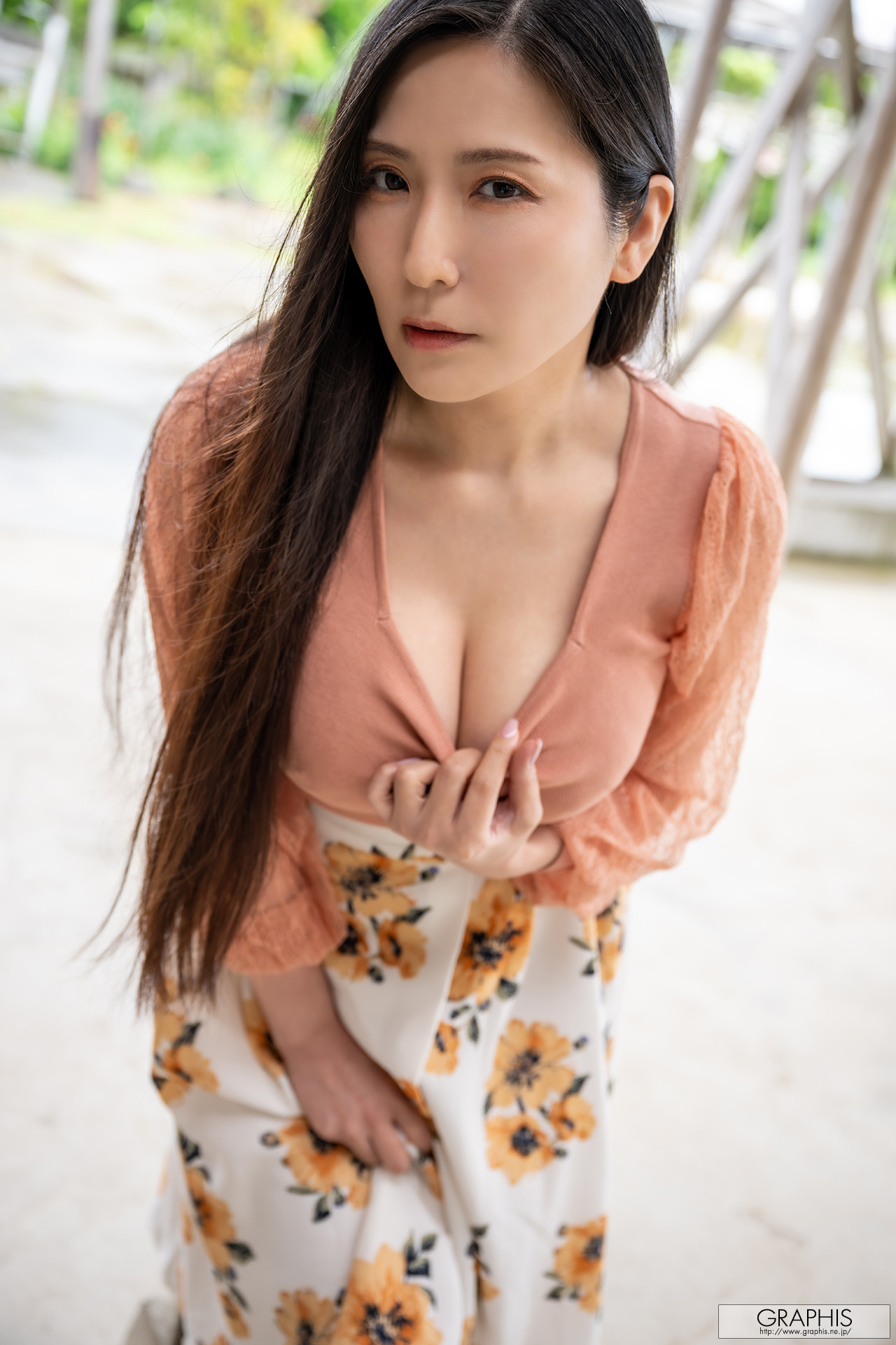 Yuna Shina 椎名ゆな, Graphis Gals 「Sultry Woman」 Vol.01