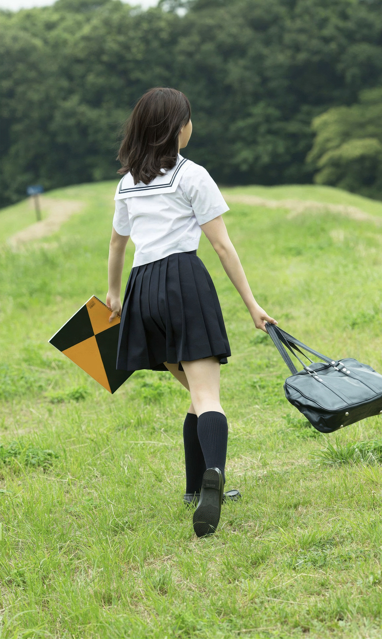 Rena Sato 佐藤麗奈, 週プレ Photo Book 「不思議の国のさとれな」 Set.02