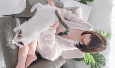 jvid-ruru茹茹-h級豪巨乳-寄宿家中的前同事－茹茹，一早醒來就衣衫不整！豪乳在眼前晃的我頭好暈啊～～～-set.02