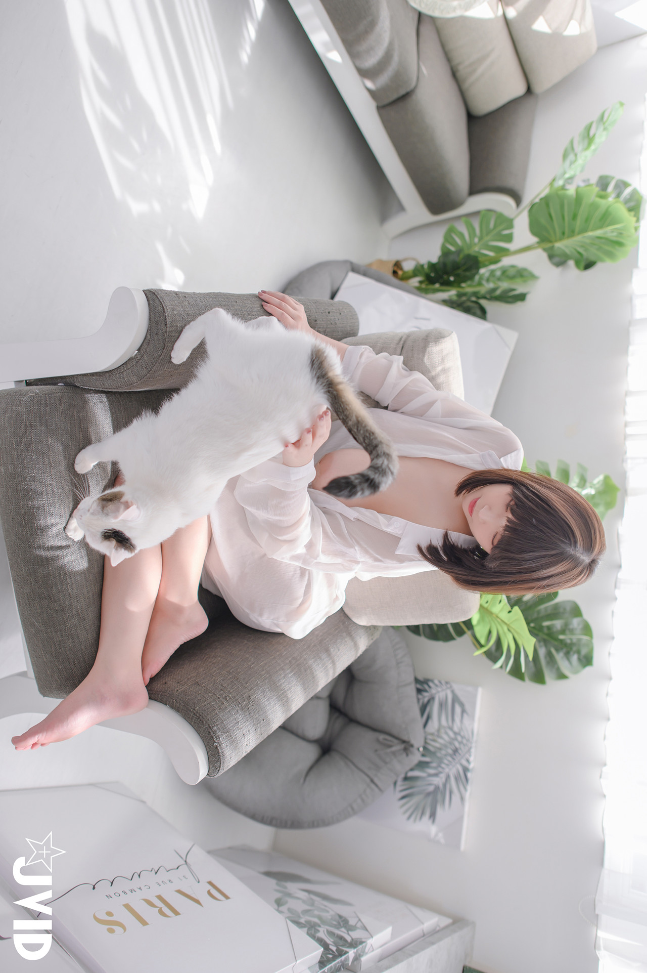 JVID Ruru茹茹 H級豪巨乳 寄宿家中的前同事－茹茹，一早醒來就衣衫不整！豪乳在眼前晃的我頭好暈啊～～～ Set.02