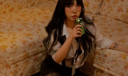 lee-yuin-유인,-photobook-‘girl-next-door’-set.02