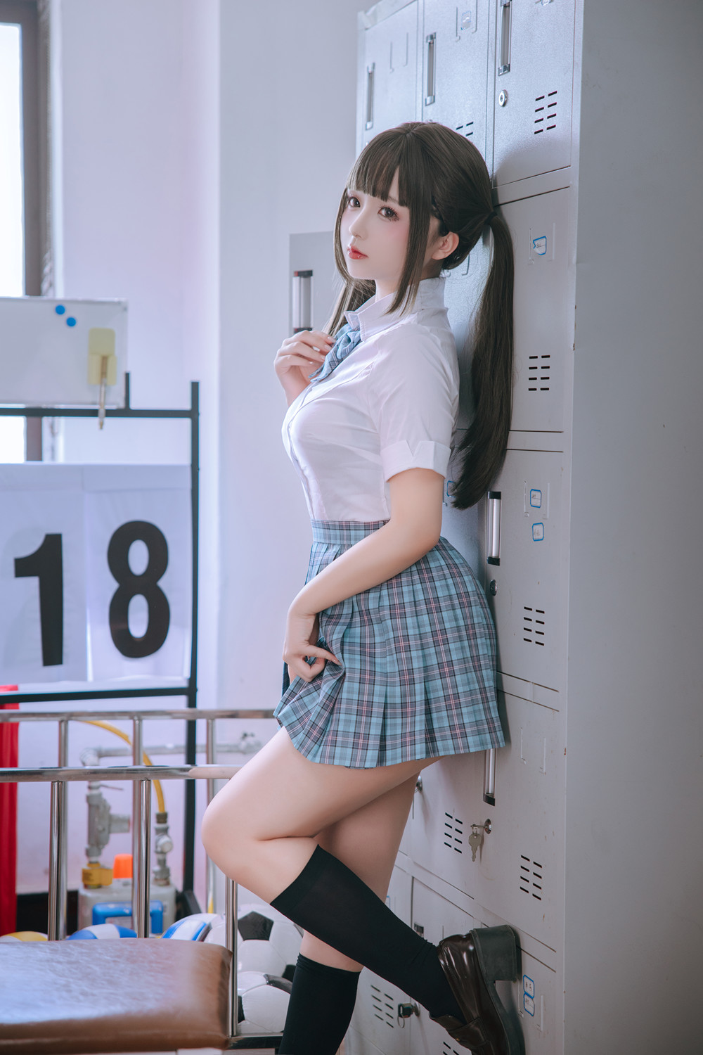 Cosplay Rinaijiao日奈娇 – 更衣室 Set.01