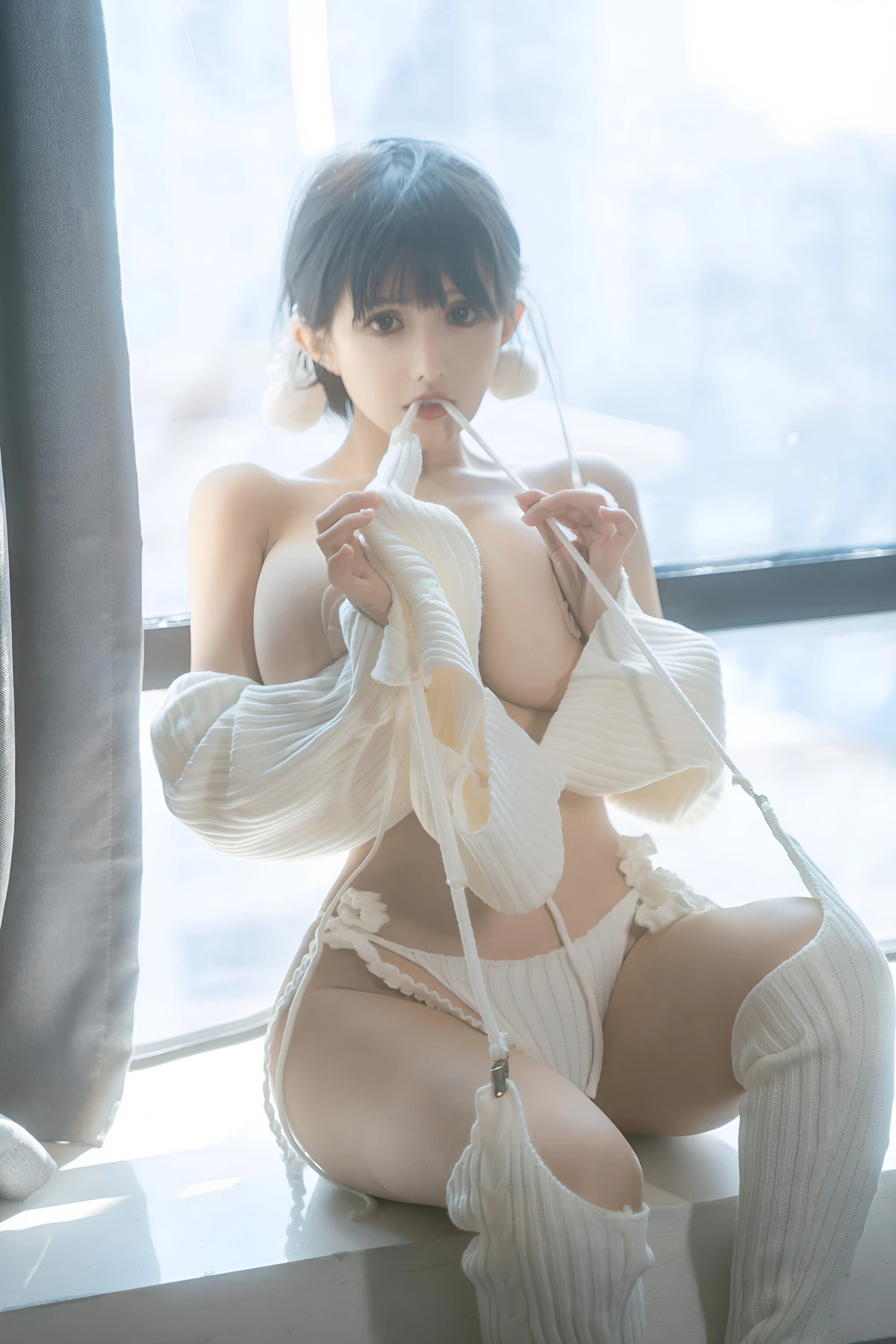 Cosplay 虎牙古阿扎 – 姐姐的小毛衣