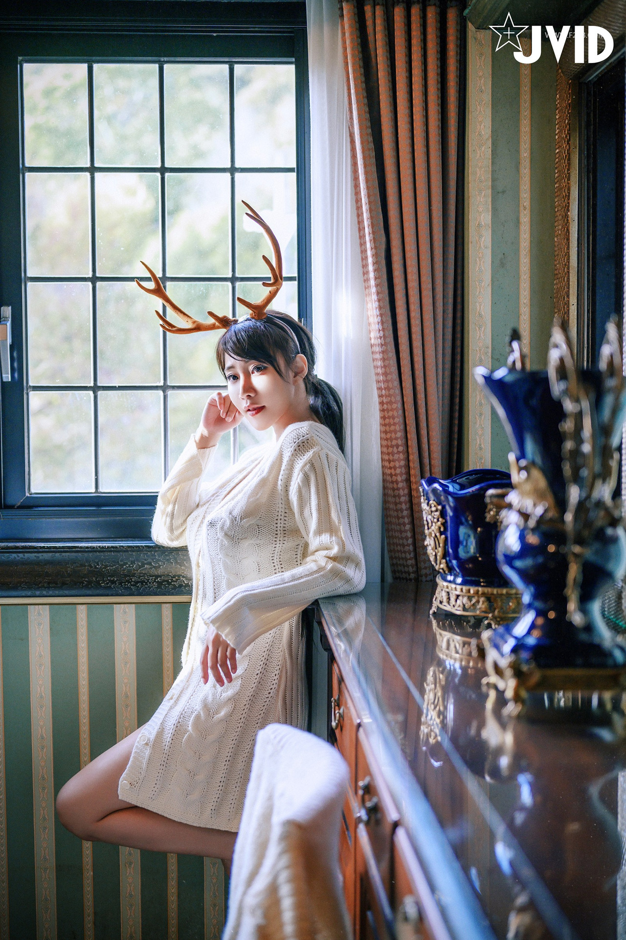 JVID Lele 樂樂 – 全輯上空無碼 巨乳女神 樂樂－鹿角女孩的報恩！ Set.01