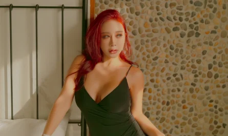 soyoung-소영,-photobook-「in-the-hotel」