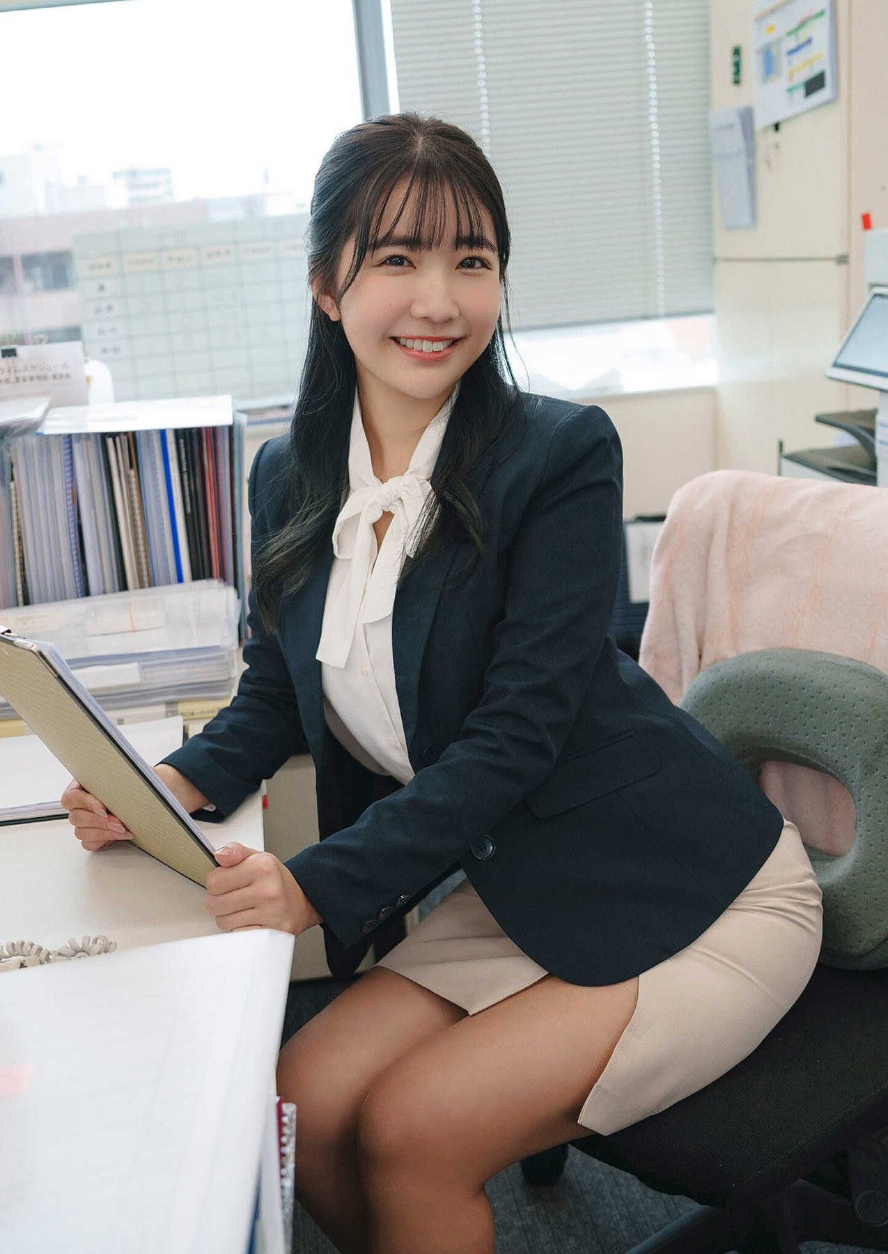 Kisumi Amau 天羽希純, 写真集 「もっと！教えて あまう先輩！！ スピサン グラビアフォトブック」 Set.01