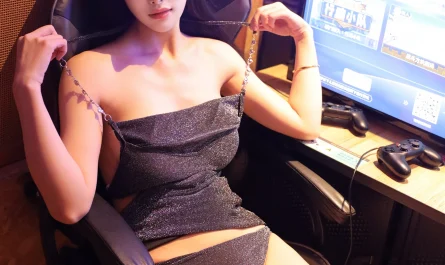 cosplay-梨霜儿-r18-秀人网模特-电竞少女