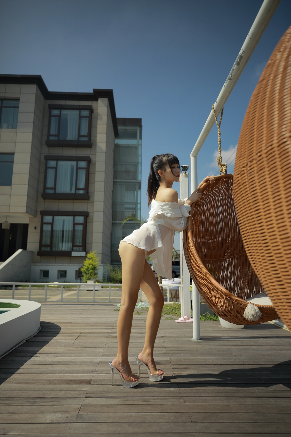 猫猫 – 极品苗条高马尾户外 Set.03