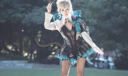 cosplay-慕慕momo-–-聖女狩宴-御神子朱雀-傲嬌御姐全裸淫乳爆破！