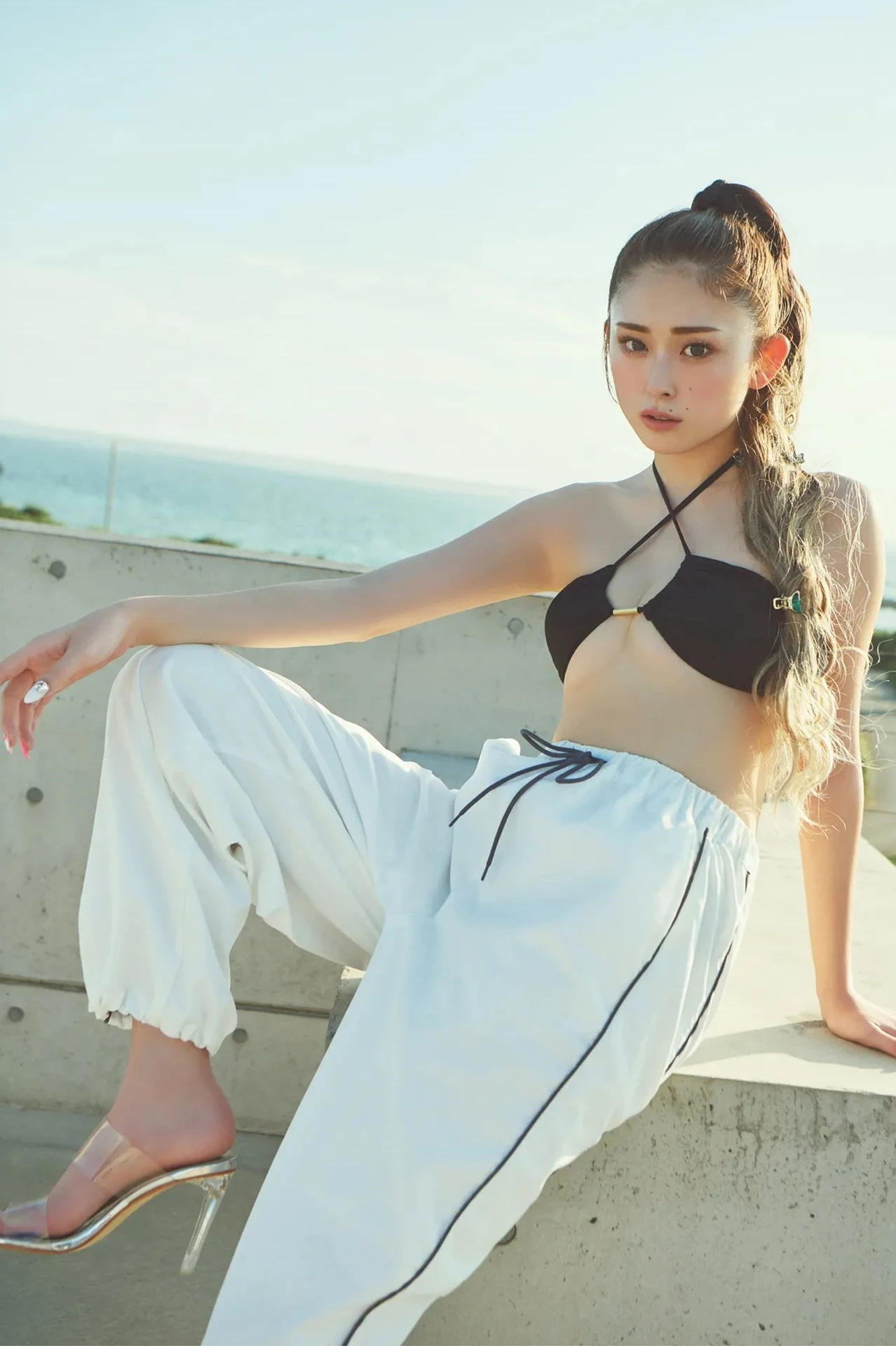 Yuuchami ゆうちゃみ, 2nd写真集 「ちゃみSummer オール未公開」 Set.04